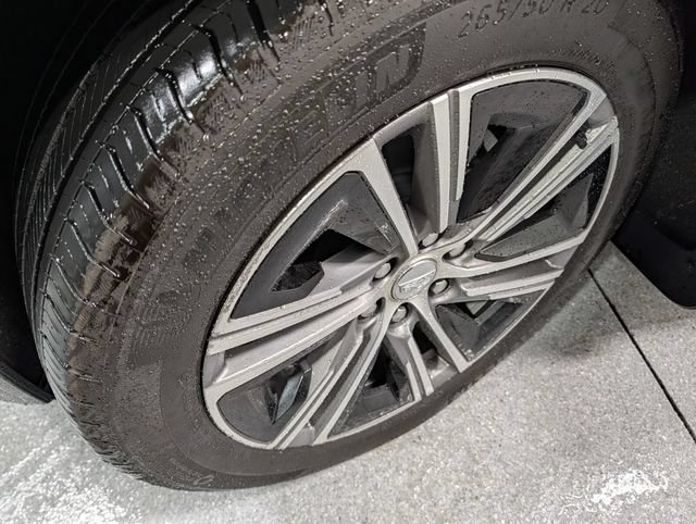 Certified 2024 Cadillac Lyriq Luxury AWD/4WD image 8