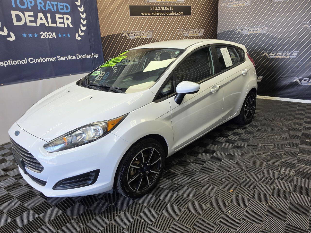 Used 2018 Ford Fiesta SE FWD image 2