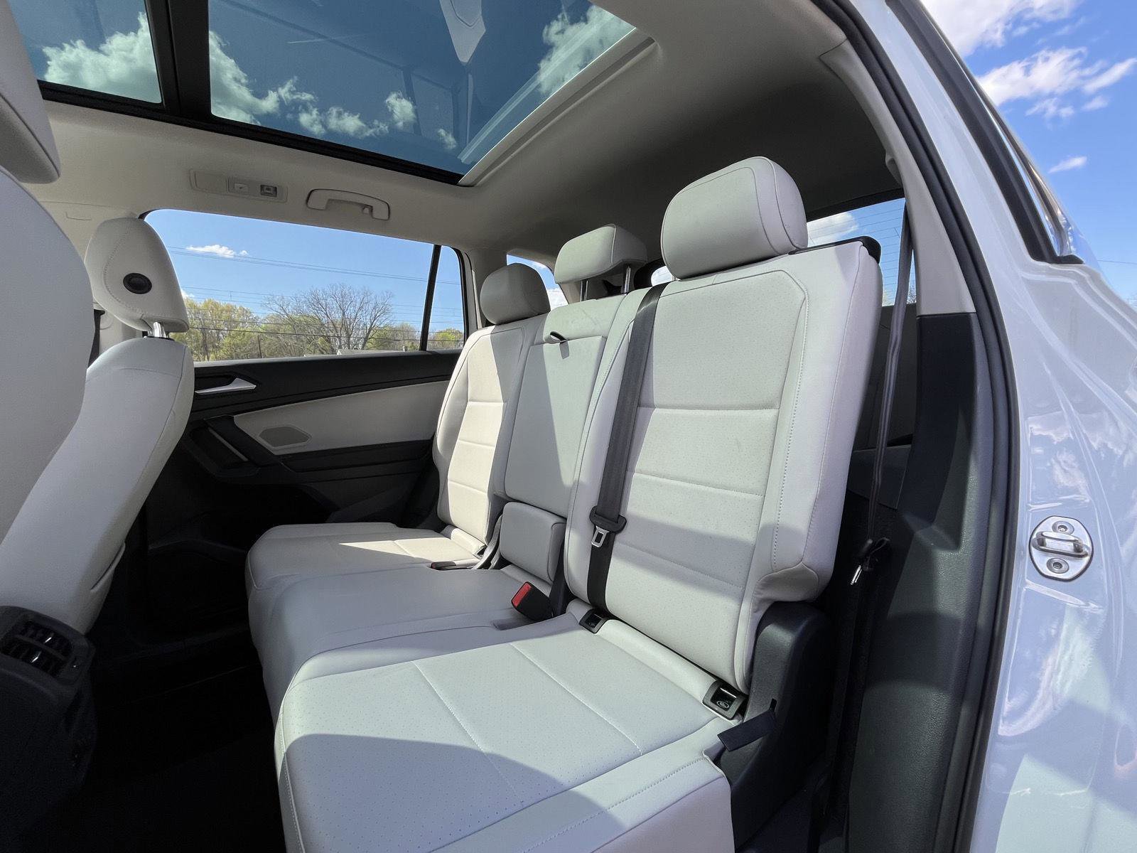 Used 2019 Volkswagen Tiguan SE w/ Panoramic Sunroof Package image 18