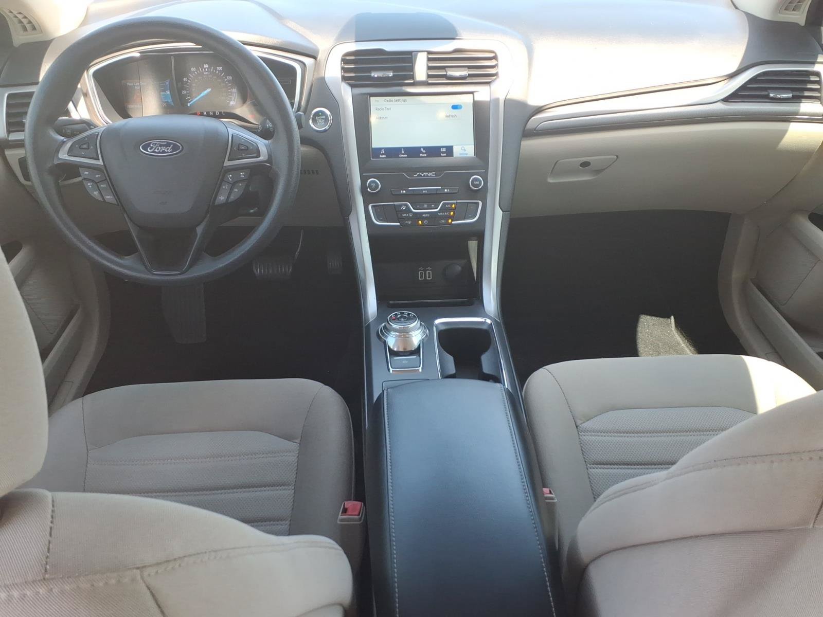 Certified 2020 Ford Fusion SE FWD image 8