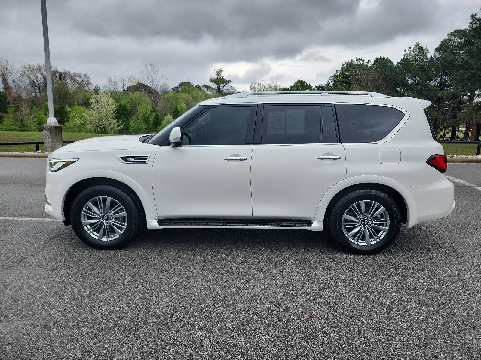 Used 2022 INFINITI QX80 Luxe w/ Cargo Package image 2