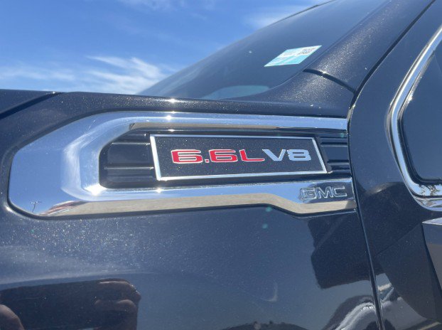 Used 2022 GMC Sierra 2500 SLT w/ SLT Convenience Package AWD/4WD image 12