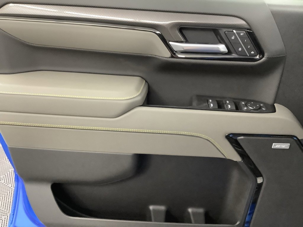 New 2026 Chevrolet Silverado 1500 ZR2 w/ Dark Appearance Package image 9