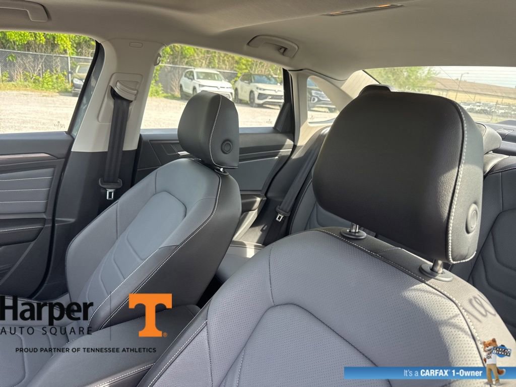 Used 2025 Volkswagen Jetta SEL image 12