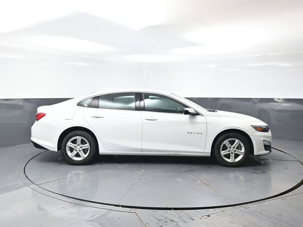 Used 2024 Chevrolet Malibu LT FWD image 3