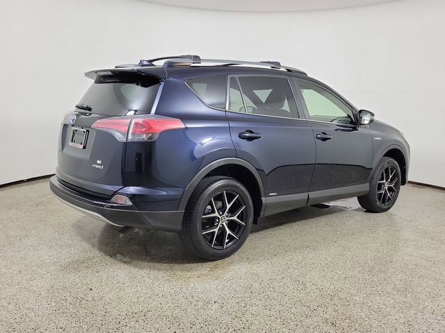 Used 2018 Toyota RAV4 SE image 5