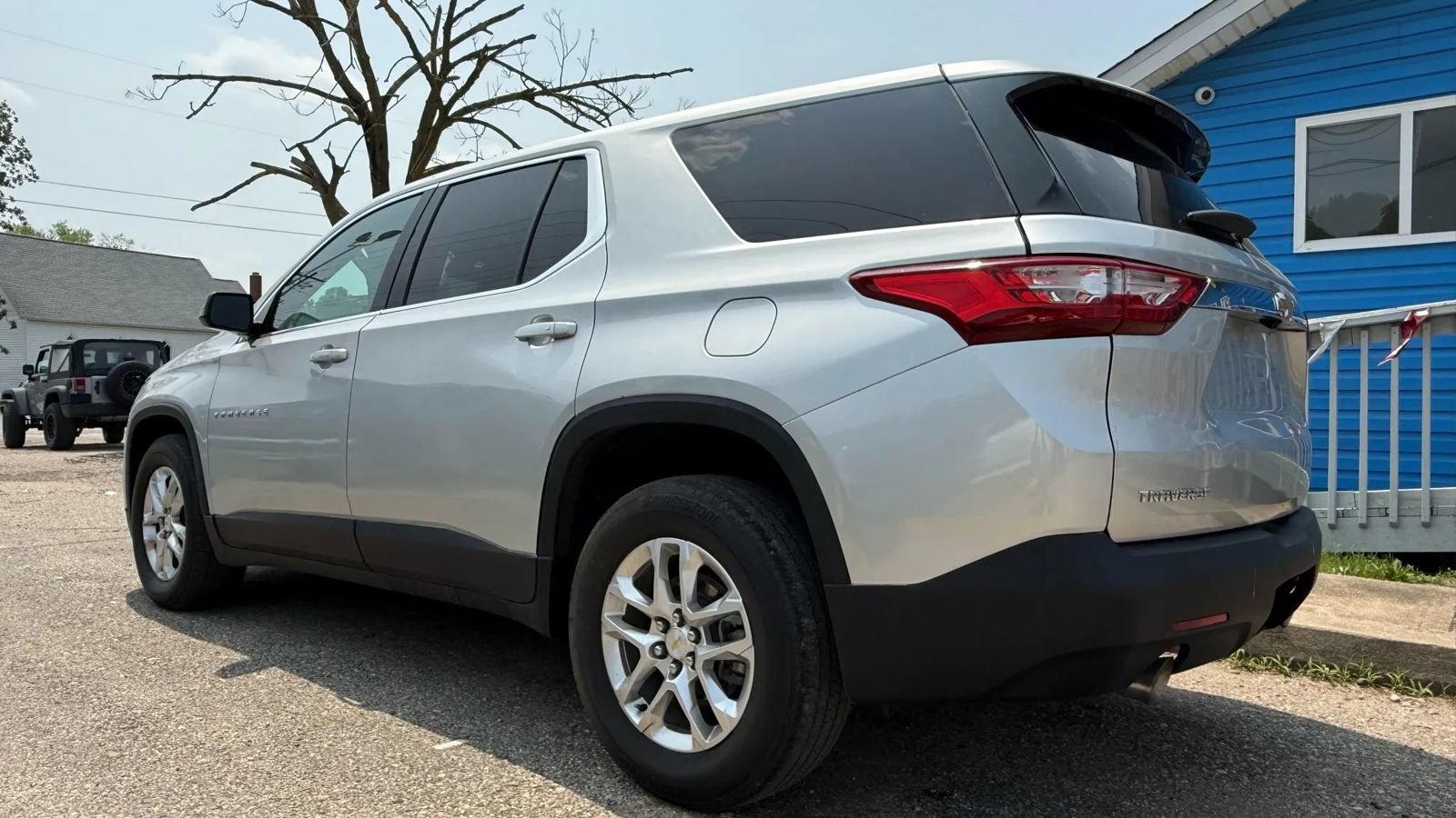 Used 2020 Chevrolet Traverse LS AWD/4WD image 8