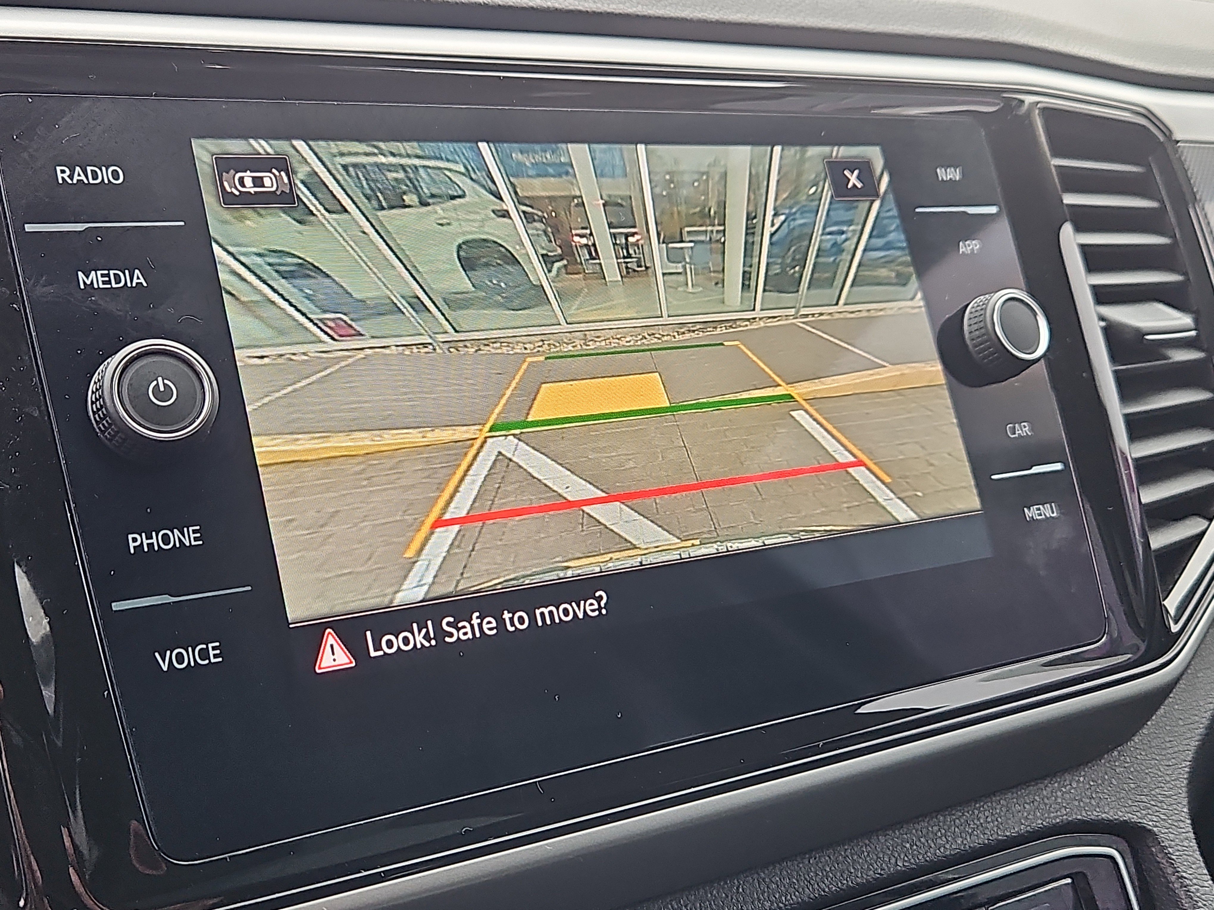 Certified 2022 Volkswagen Atlas SEL Premium image 10