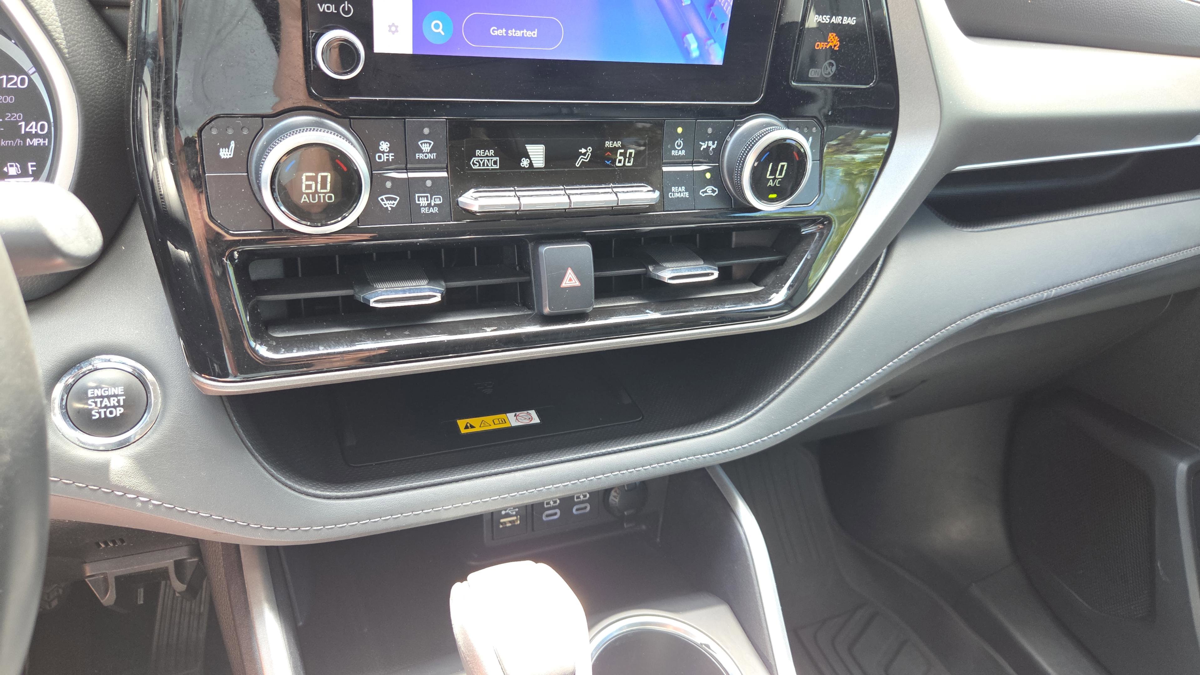 Used 2023 Toyota Highlander XLE image 27