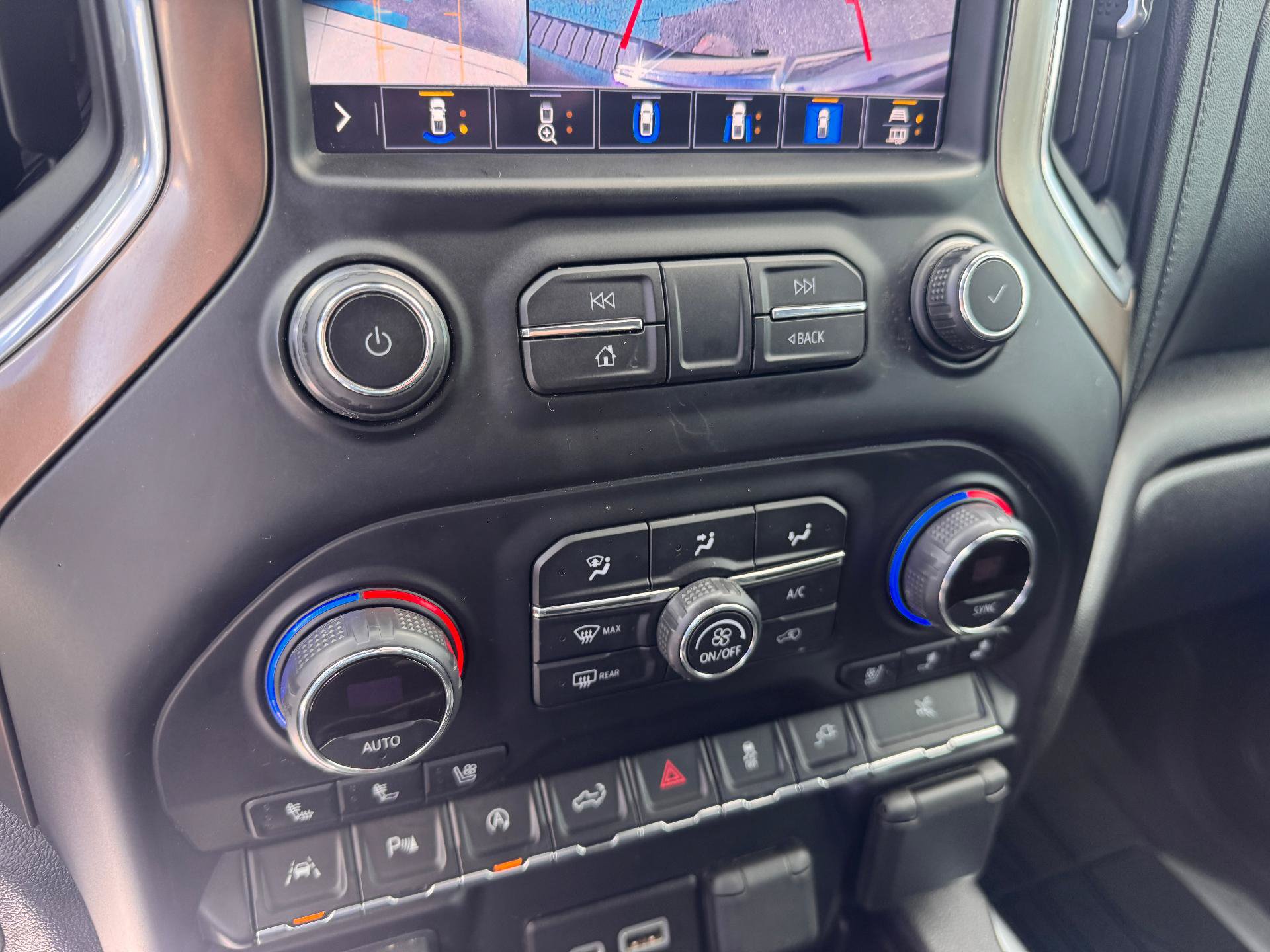 Used 2021 Chevrolet Silverado 1500 High Country w/ Technology Package AWD/4WD image 35