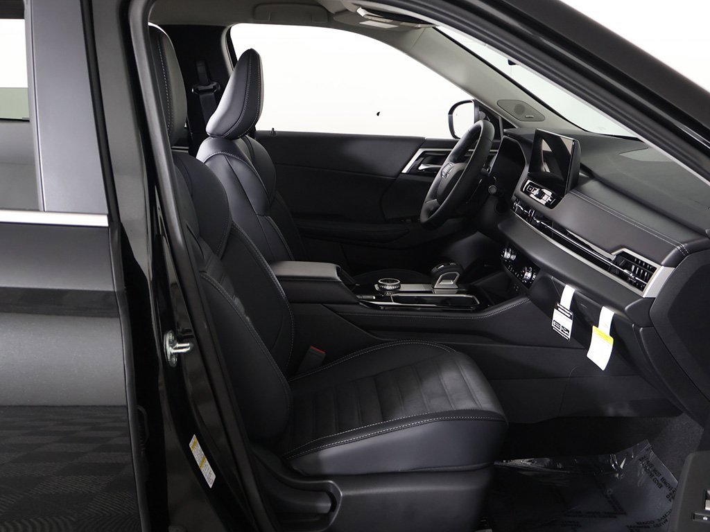 New 2025 Mitsubishi Outlander SE image 28