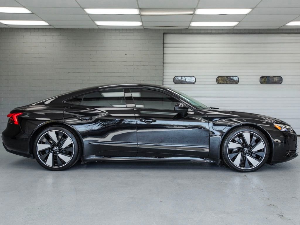 Used 2024 Audi e-tron GT Prestige AWD/4WD image 3