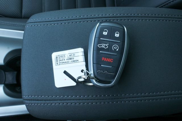 Used 2025 Alfa Romeo Tonale w/ Premium Package AWD/4WD image 29