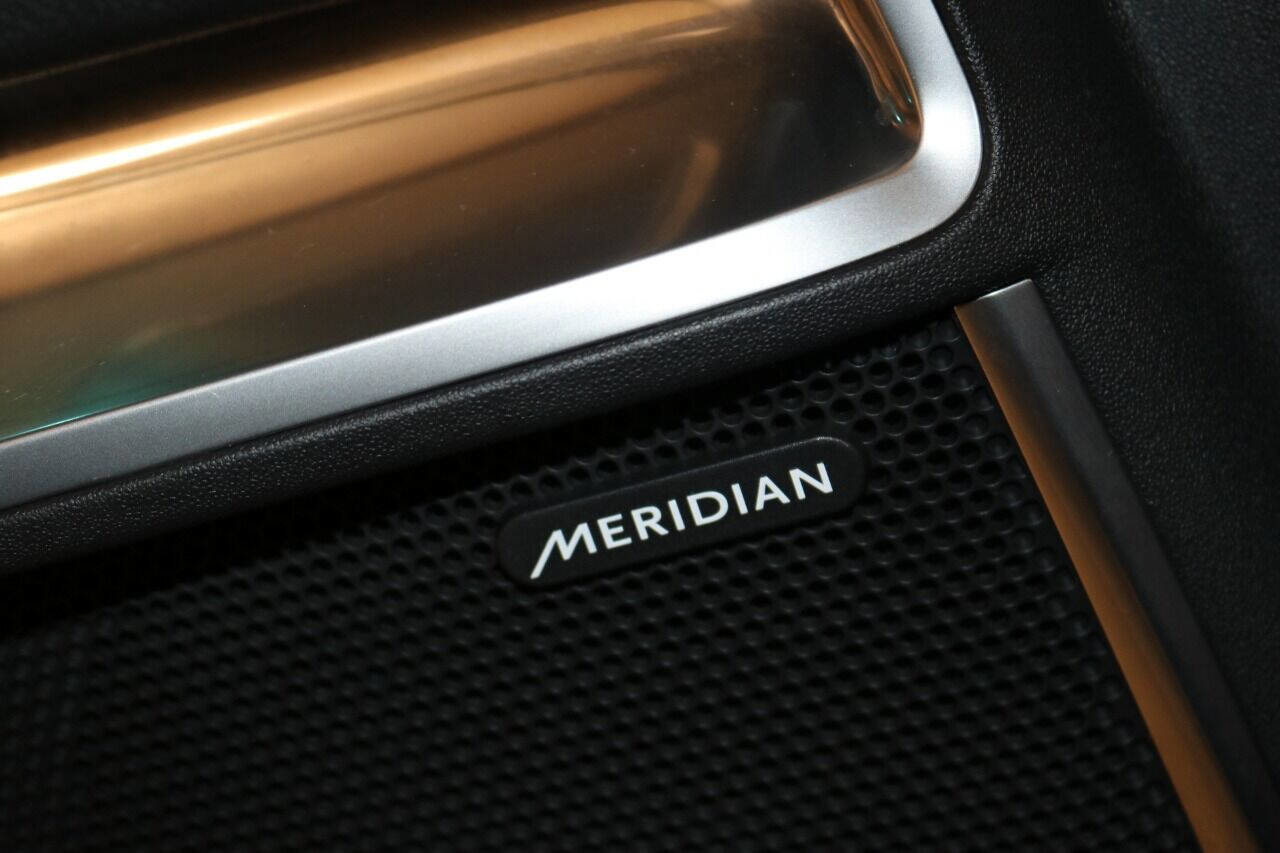 Used 2020 Jaguar E-PACE SE image 53