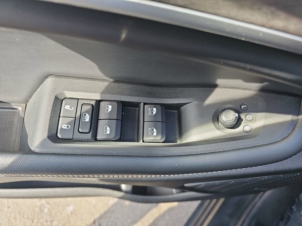 Used 2022 Jeep Grand Cherokee L Limited w/ Trailer Tow Group (B) image 29