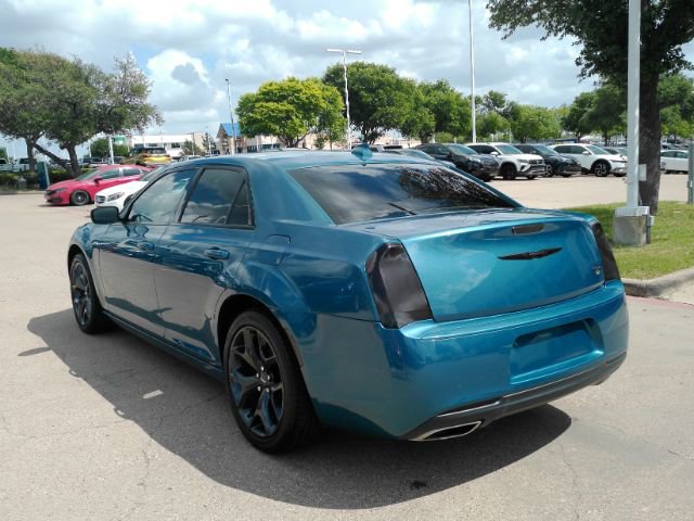 Used 2023 Chrysler 300 Touring w/ Sport Appearance Package image 9