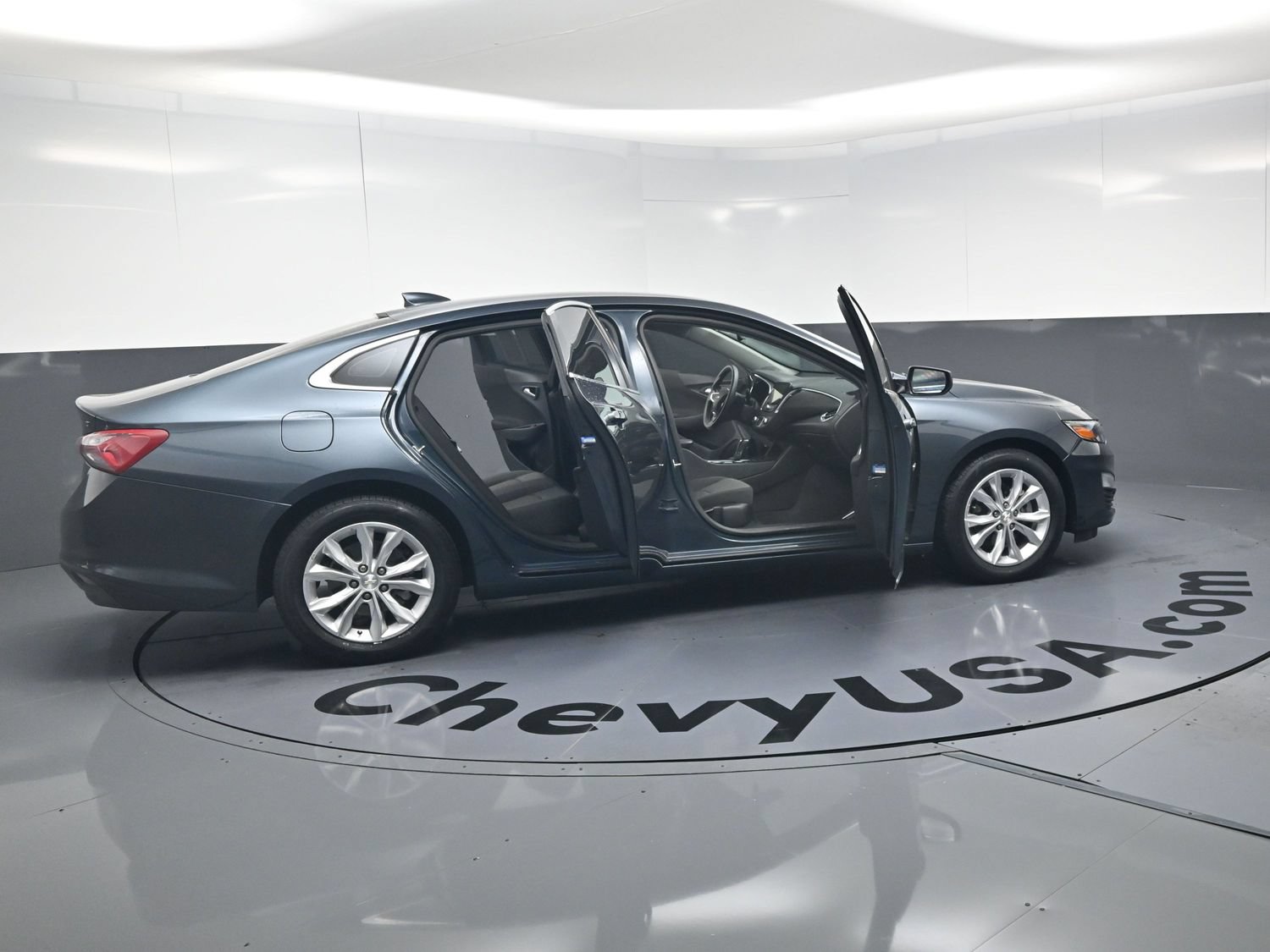 Used 2019 Chevrolet Malibu LT FWD image 25
