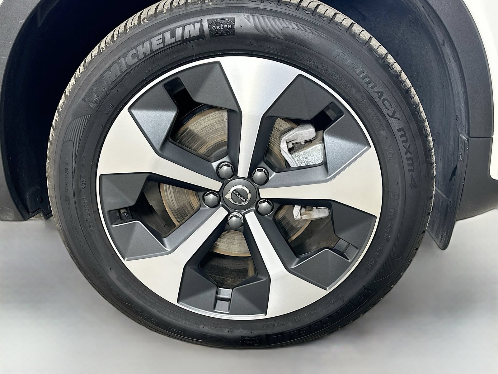 Used 2026 Volvo XC40 B5 Plus AWD/4WD image 10