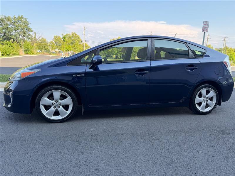 Used 2015 Toyota Prius Five w/ Advanced Technology Package FWD image 5