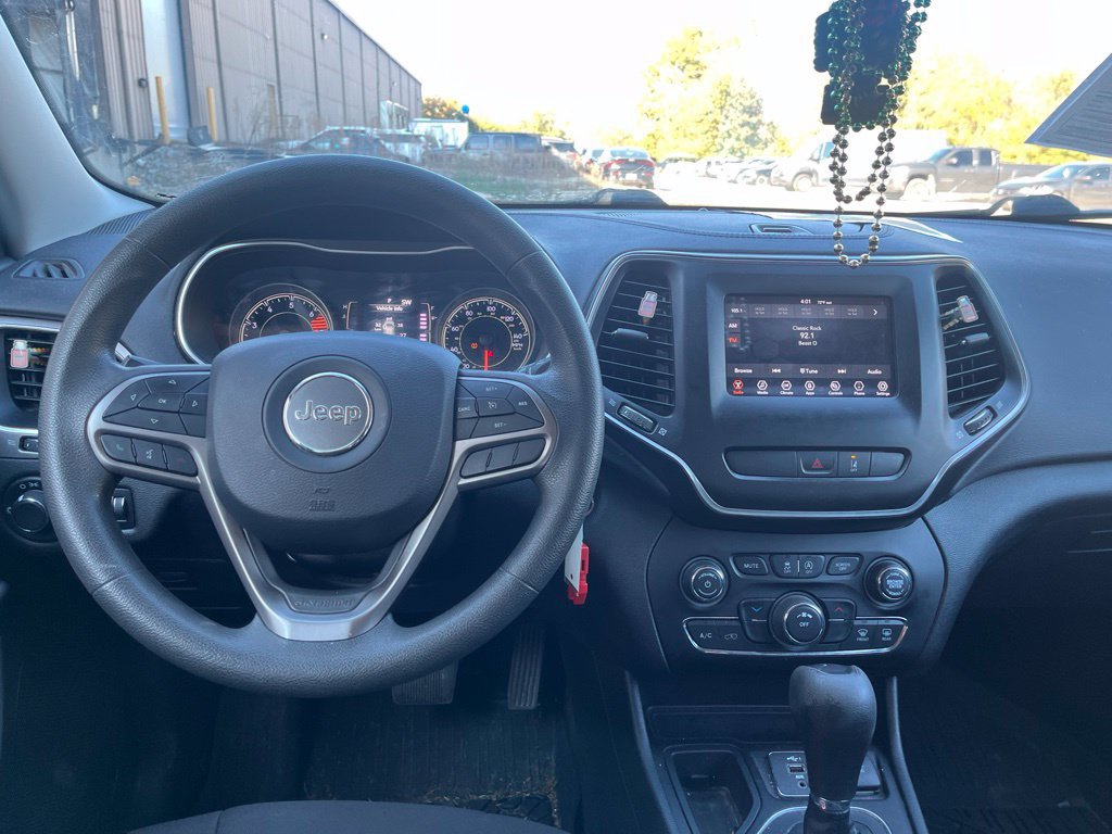 Used 2021 Jeep Cherokee Latitude FWD image 15