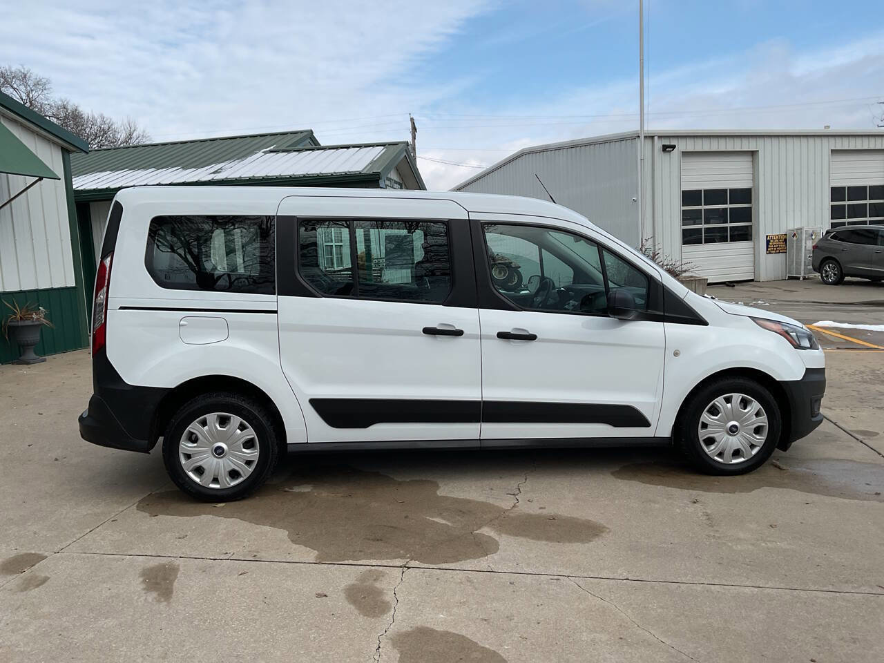 Used 2021 Ford Transit Connect XL image 2