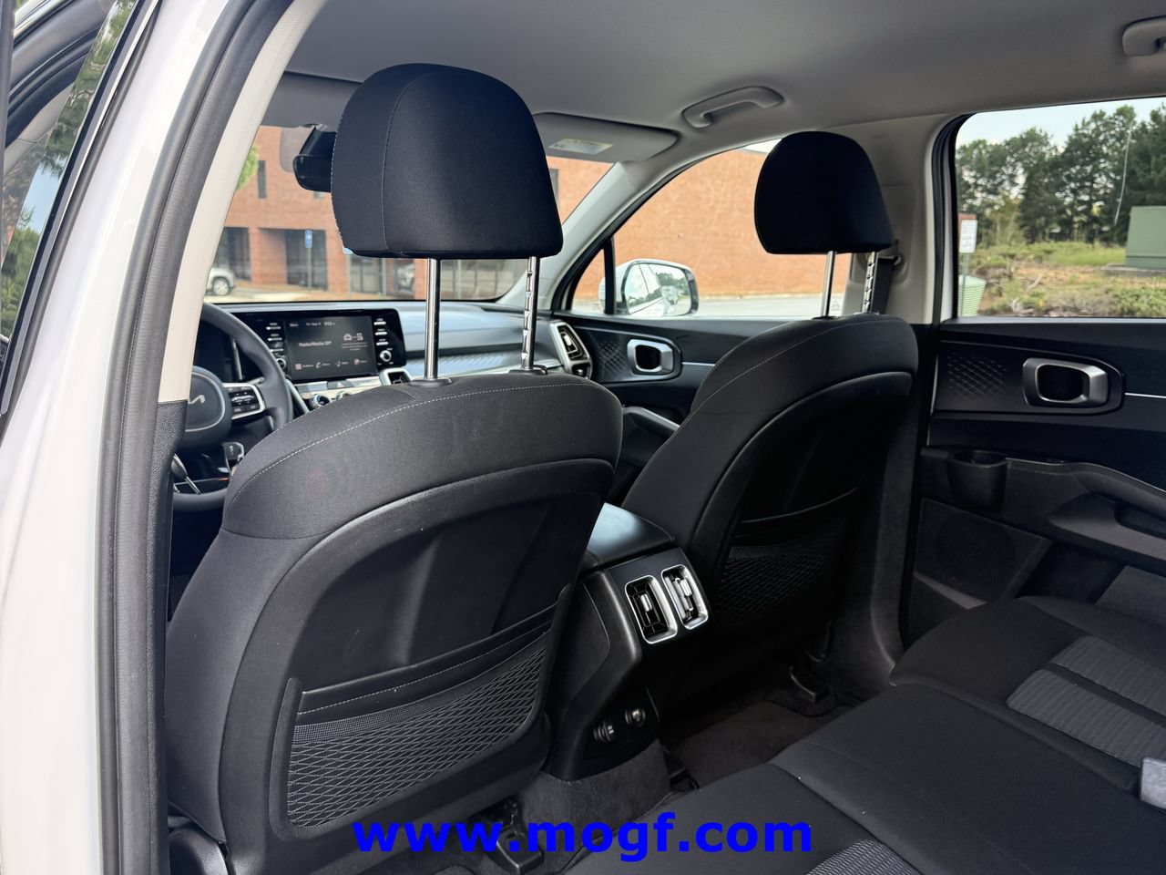Used 2023 Kia Sorento LX FWD image 18