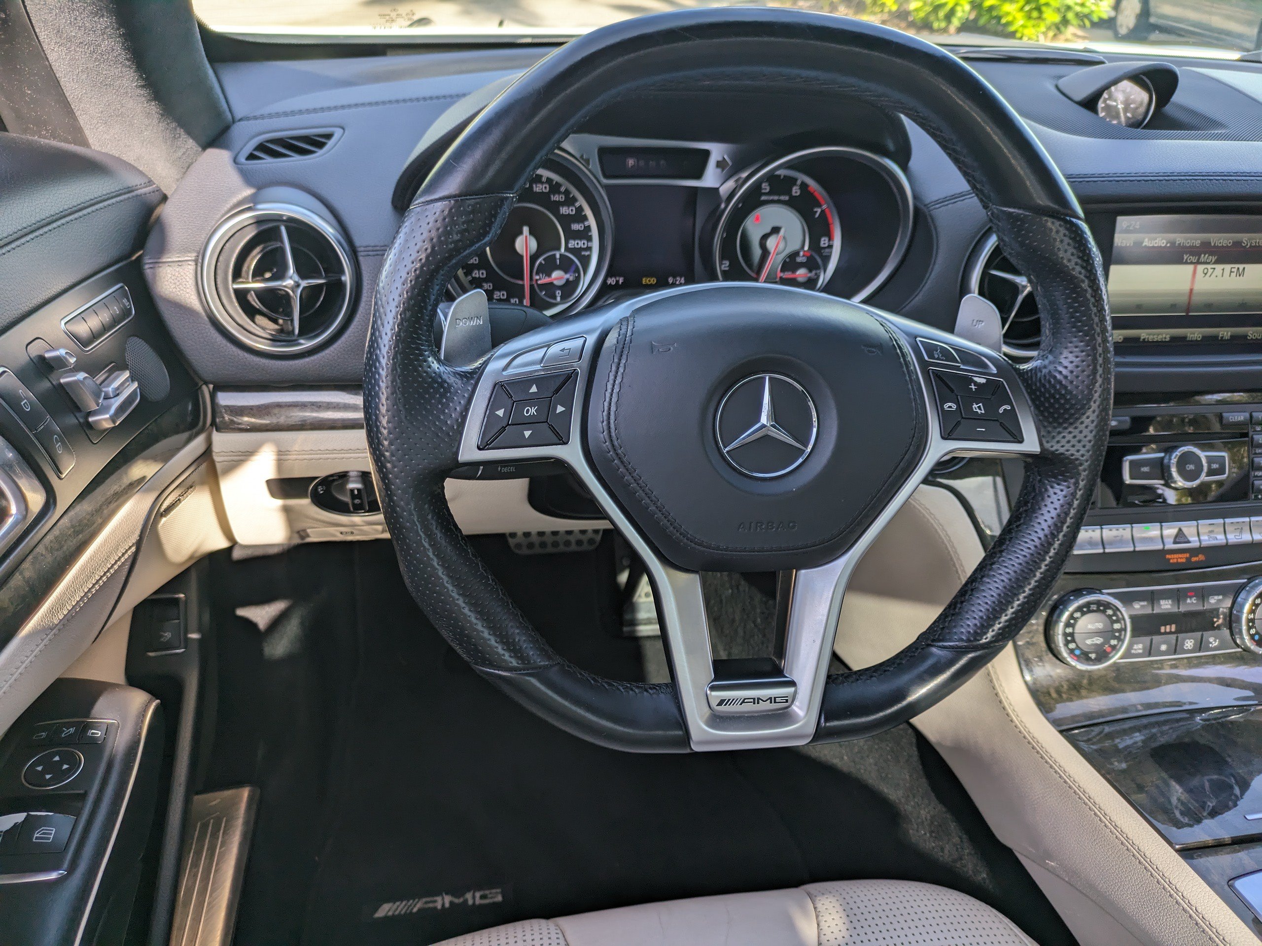 Used 2014 Mercedes-Benz SL 63 AMG image 17