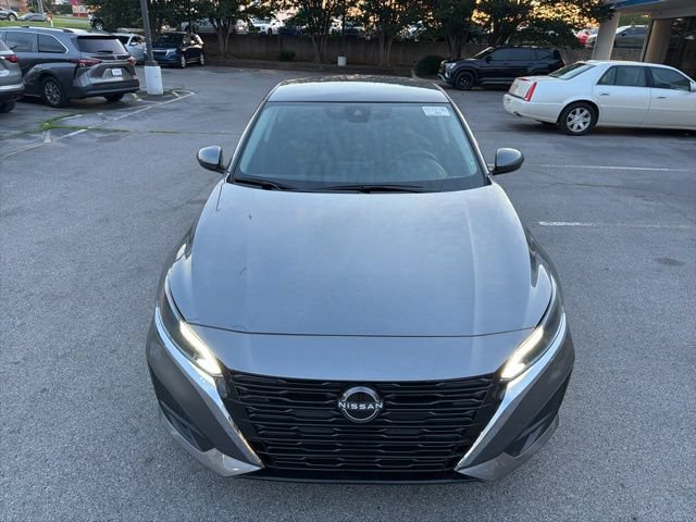 Used 2023 Nissan Altima 2.5 SV FWD image 9