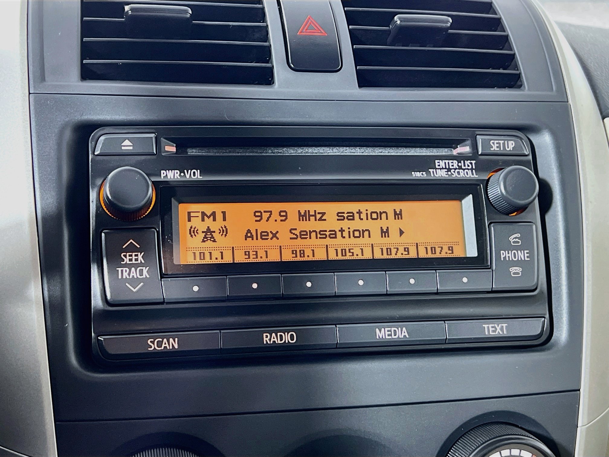 Used 2013 Toyota Corolla L FWD image 14
