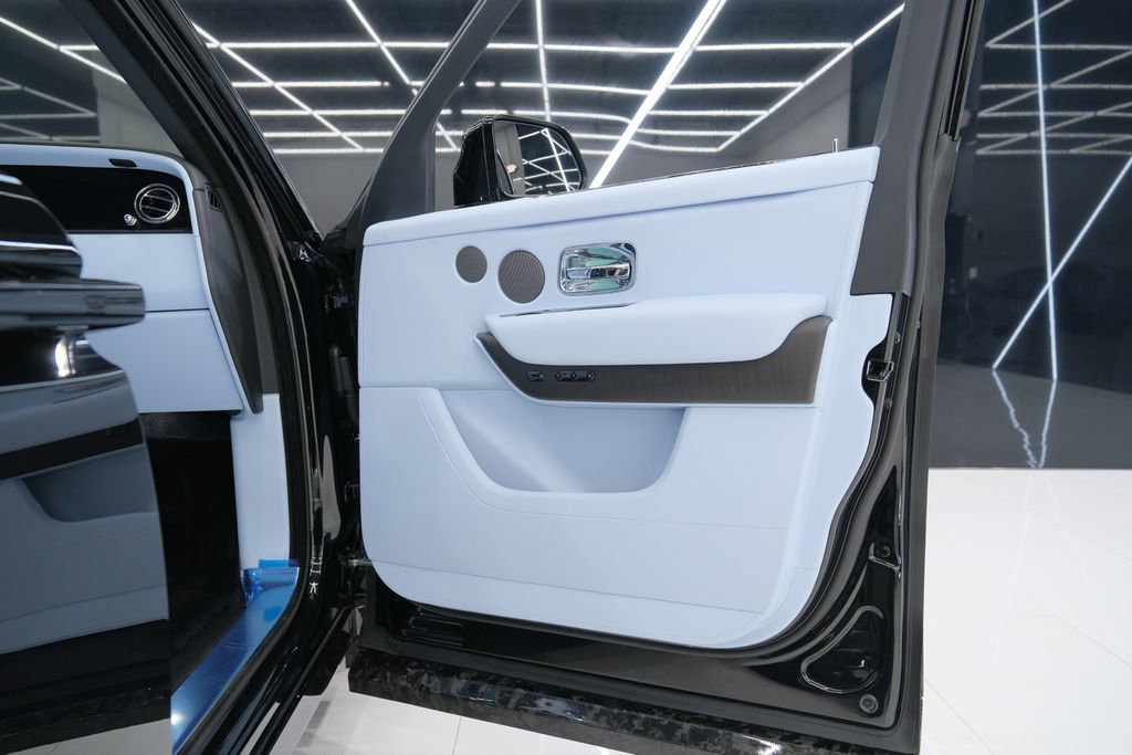 Used 2026 Rolls-Royce Cullinan image 55