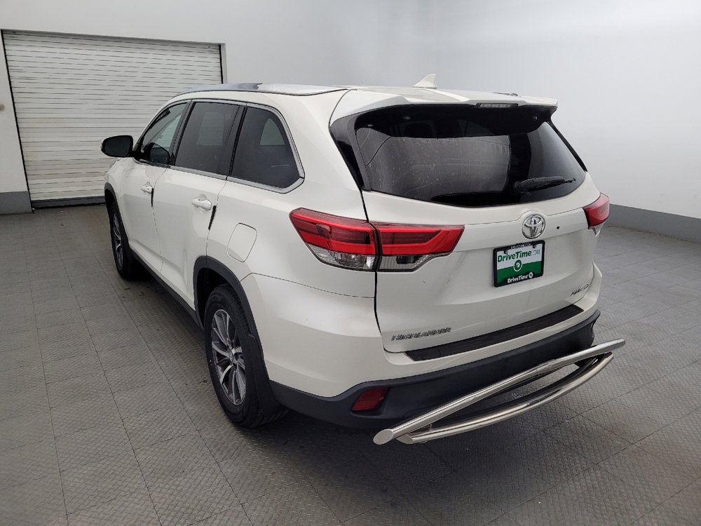 Used 2019 Toyota Highlander XLE image 5