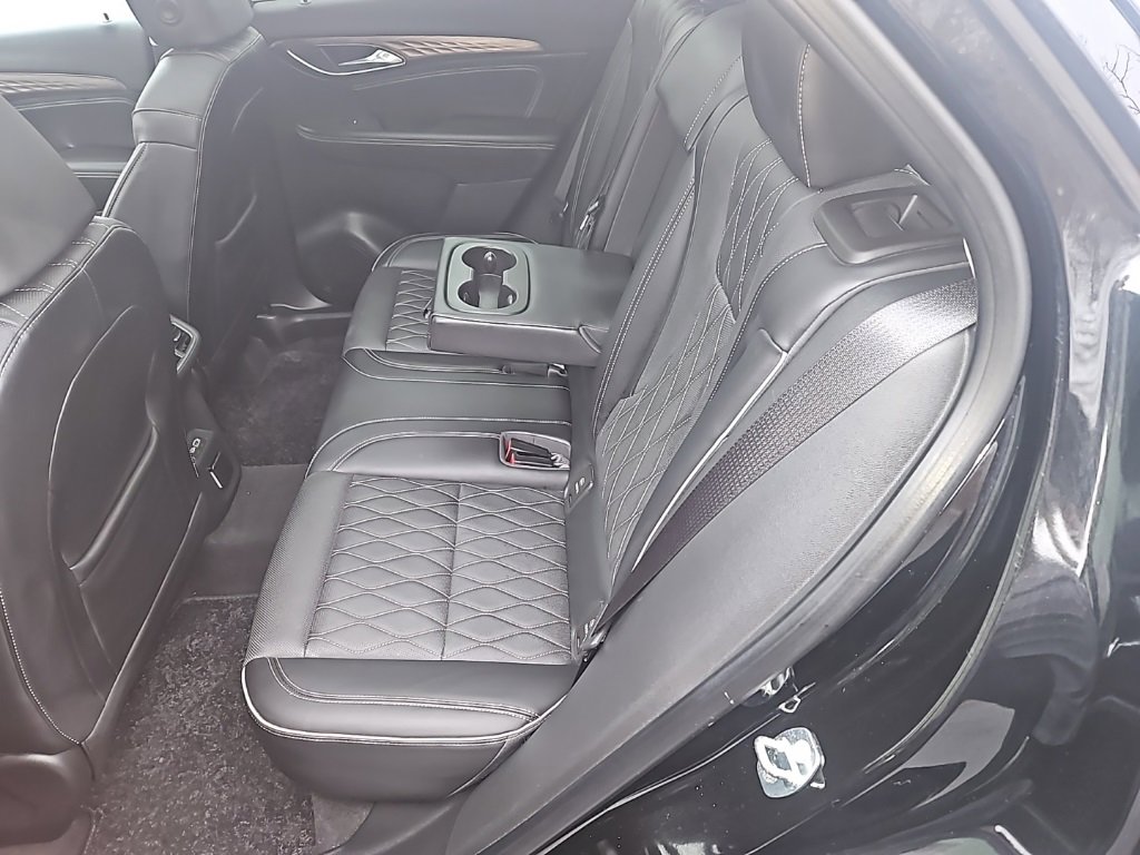 Used 2023 Buick Envision Avenir image 25