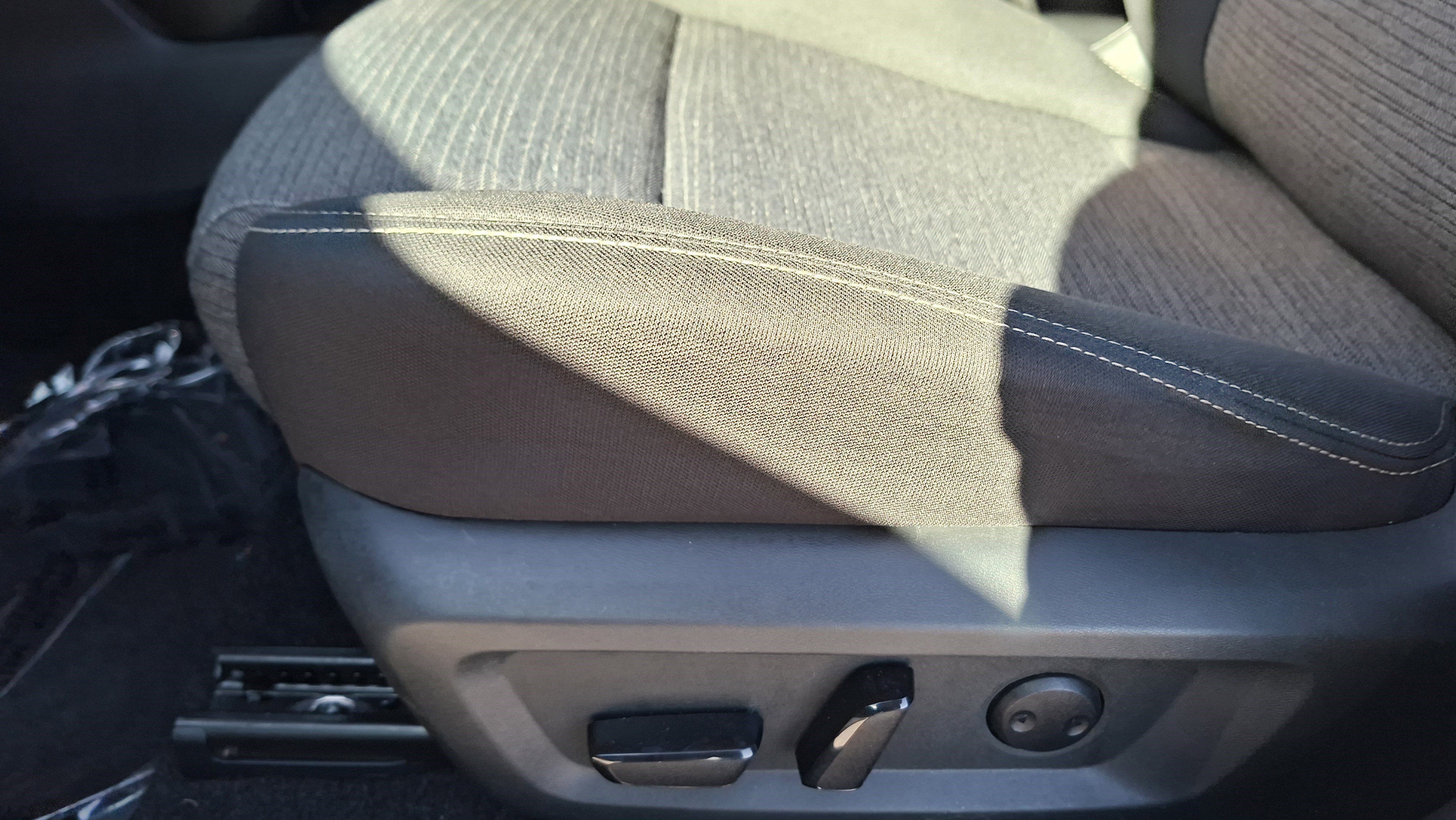 Certified 2023 Nissan Rogue SV image 17