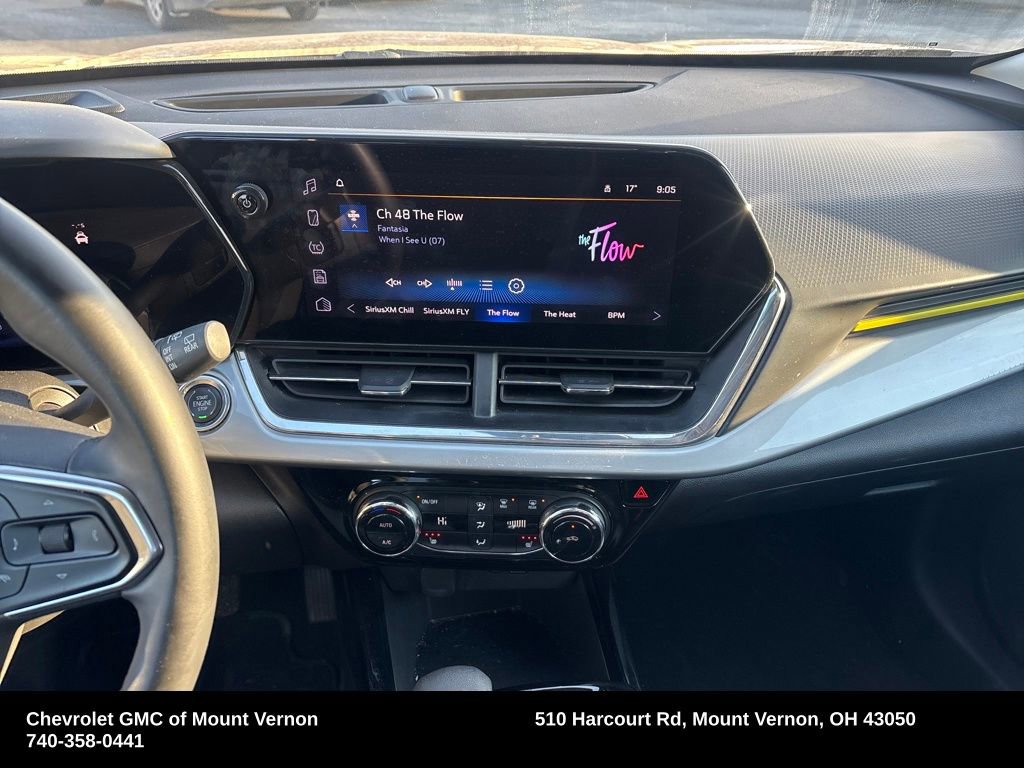 Used 2024 Chevrolet Trax LT w/ LT Convenience Package image 16