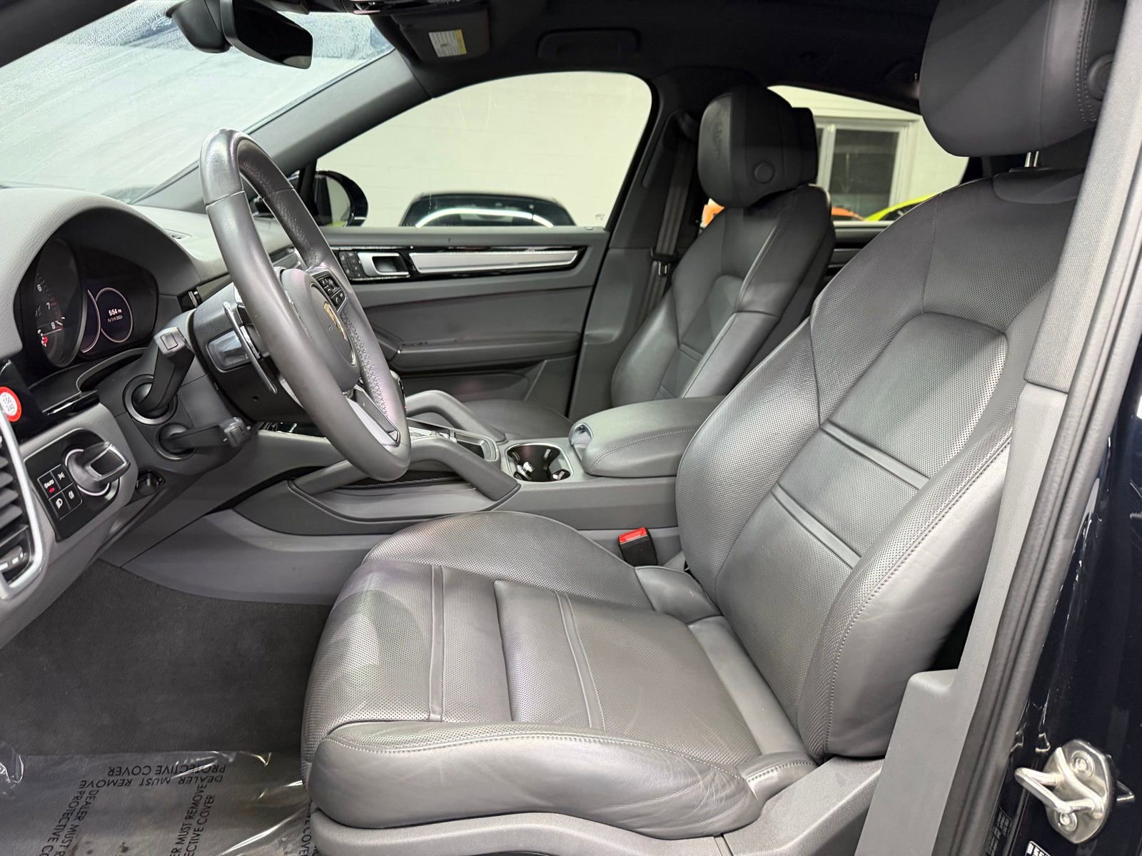 Used 2023 Porsche Cayenne Coupe image 20