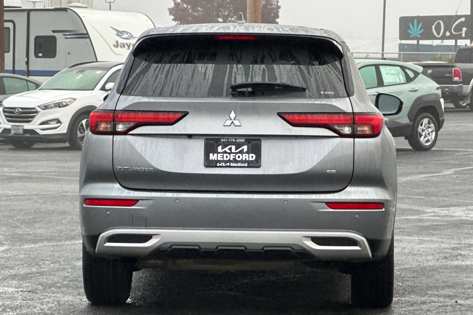 Used 2024 Mitsubishi Outlander SE image 5