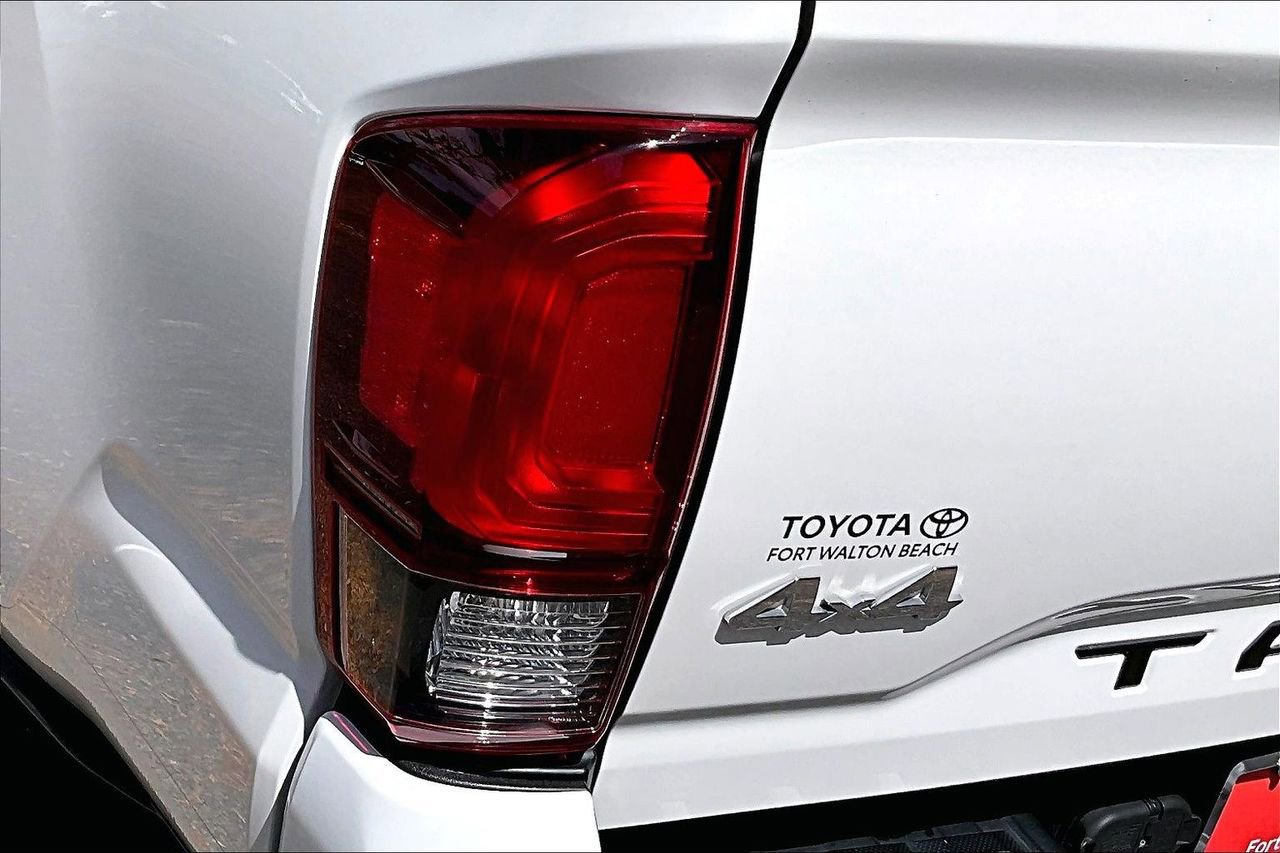 Used 2020 Toyota Tacoma SR AWD/4WD image 18