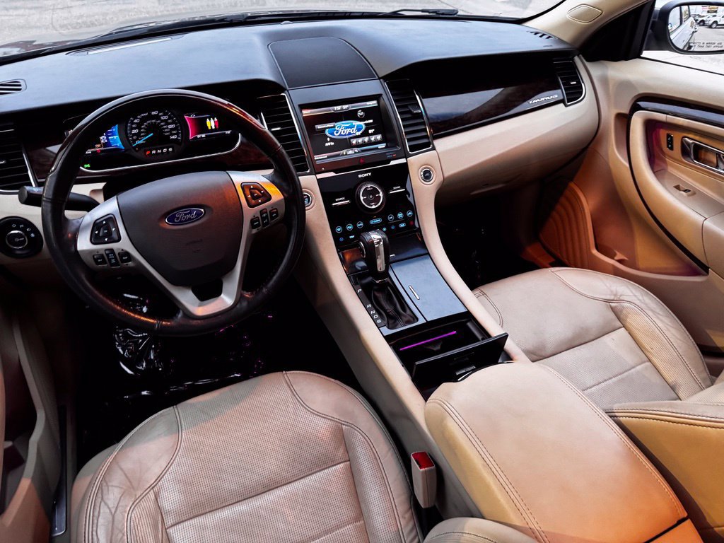 Used 2015 Ford Taurus Limited w/ Equipment Group 301A FWD image 18