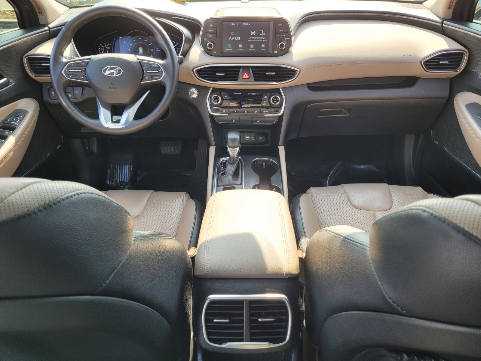 Used 2020 Hyundai Santa Fe SEL w/ Convenience + Premium Package image 13