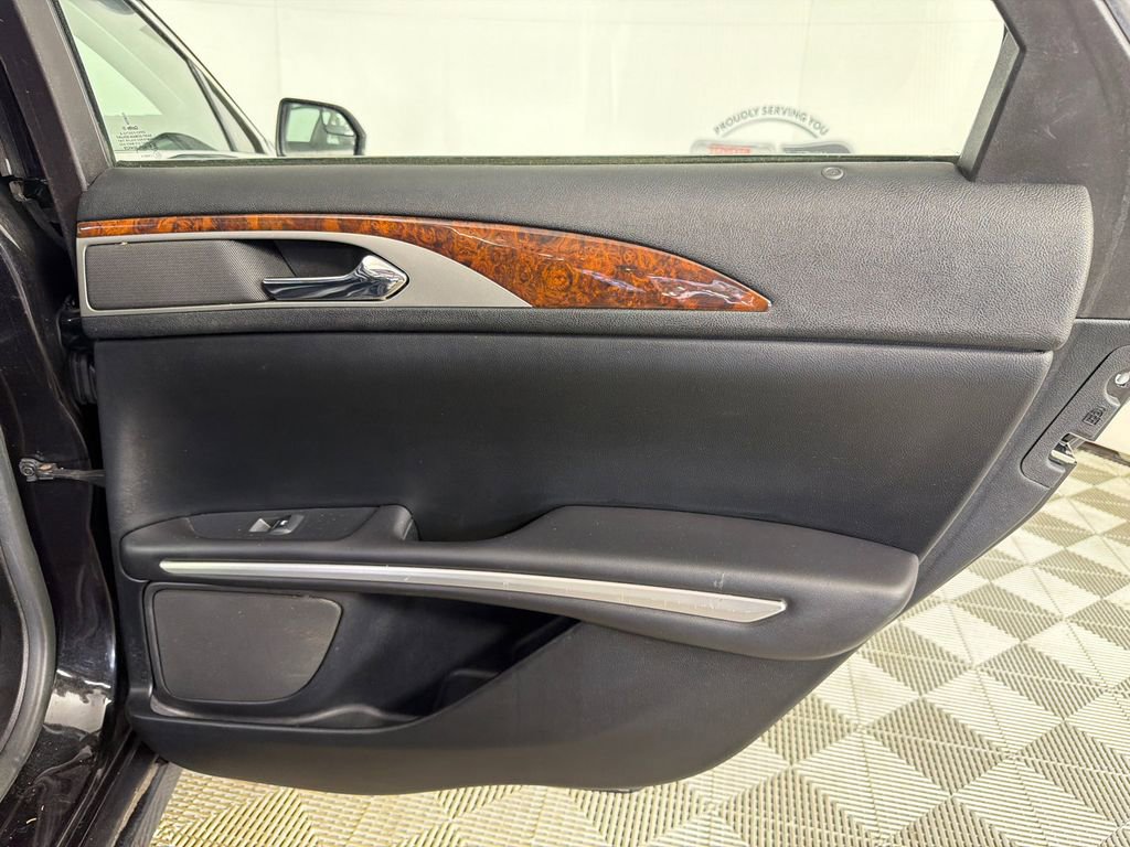 Used 2015 Lincoln MKZ Hybrid image 16