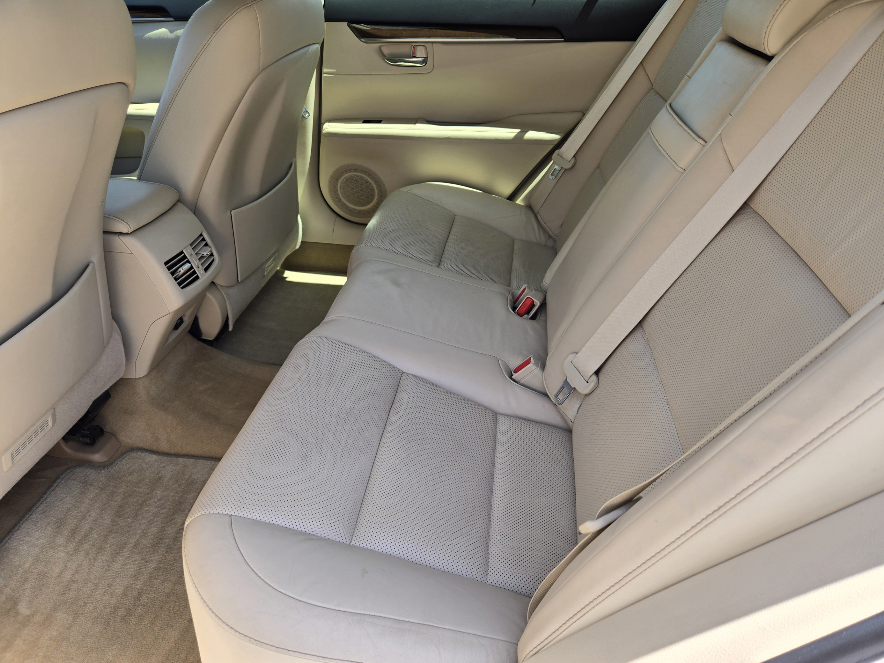 Used 2015 Lexus ES 350 w/ Luxury Package FWD image 29