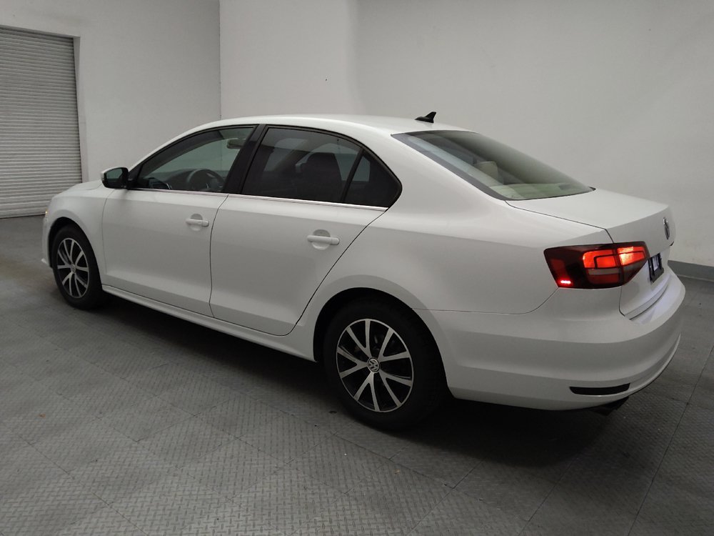 Used 2018 Volkswagen Jetta SE FWD image 3