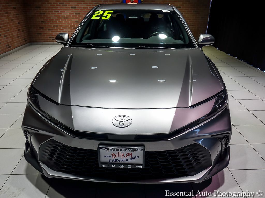 Used 2025 Toyota Camry SE FWD image 6