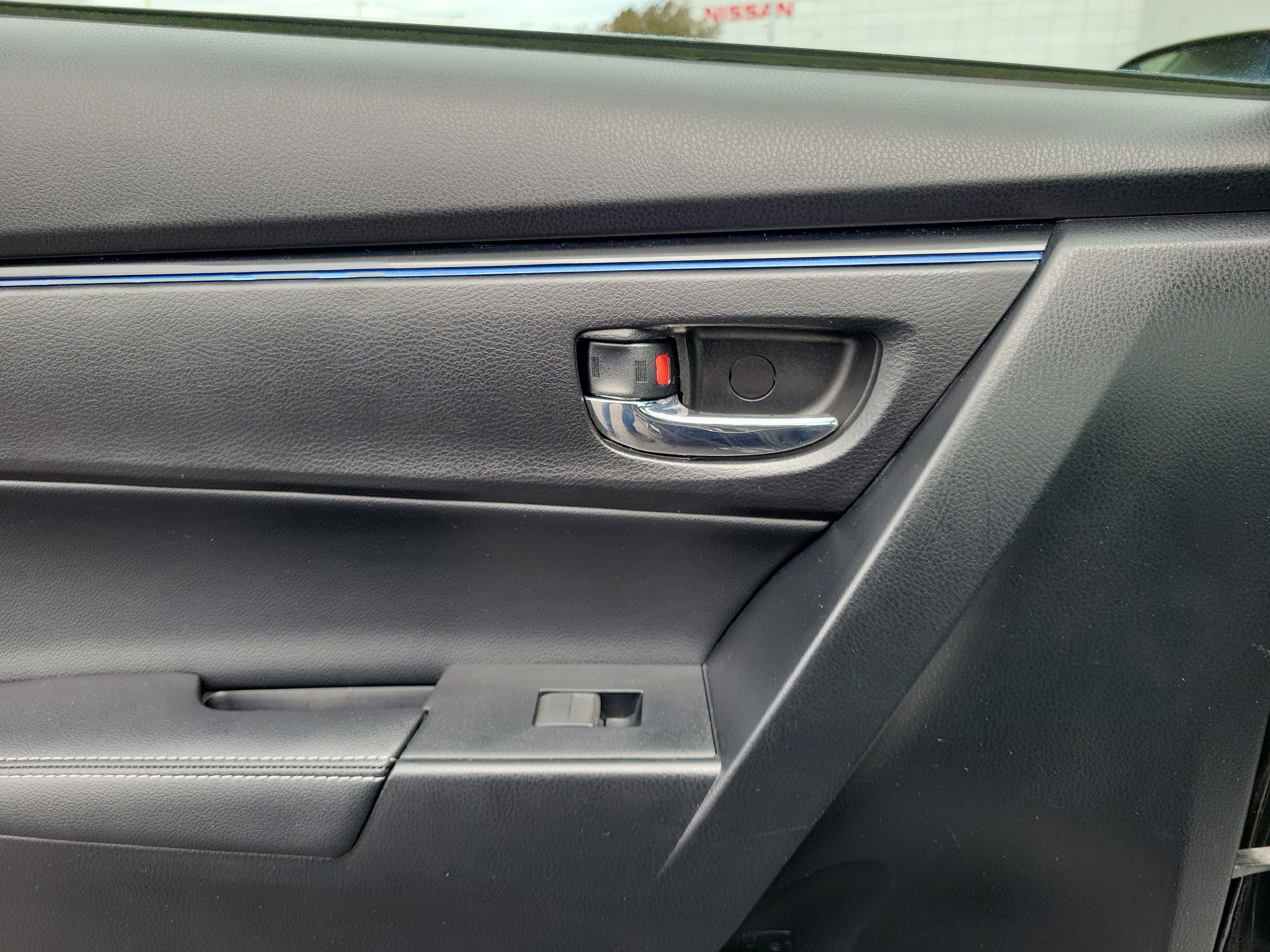Used 2017 Toyota Corolla SE FWD image 12