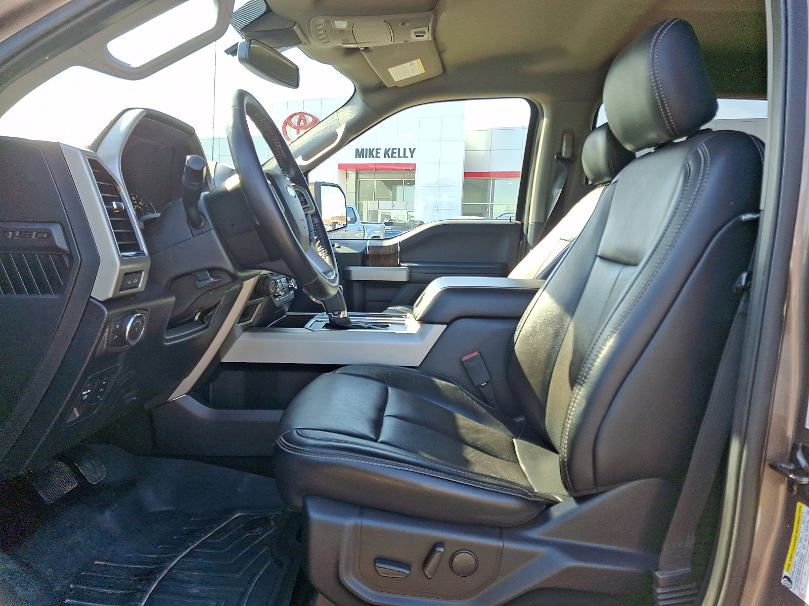 Used 2019 Ford F150 Lariat w/ Equipment Group 501A Mid AWD/4WD image 13