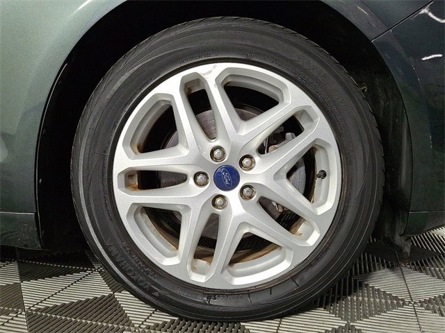Used 2015 Ford Fusion SE image 11