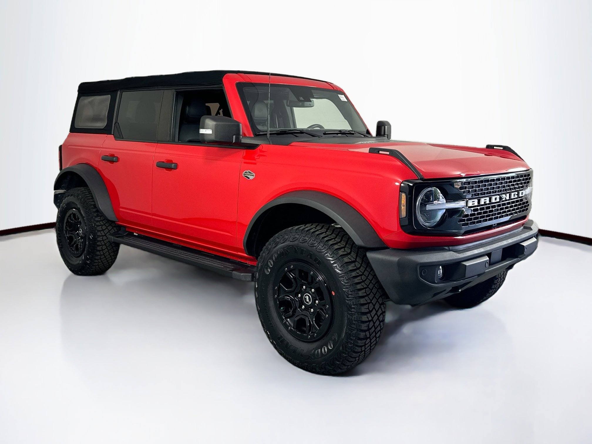 Used 2022 Ford Bronco Wildtrak image 3