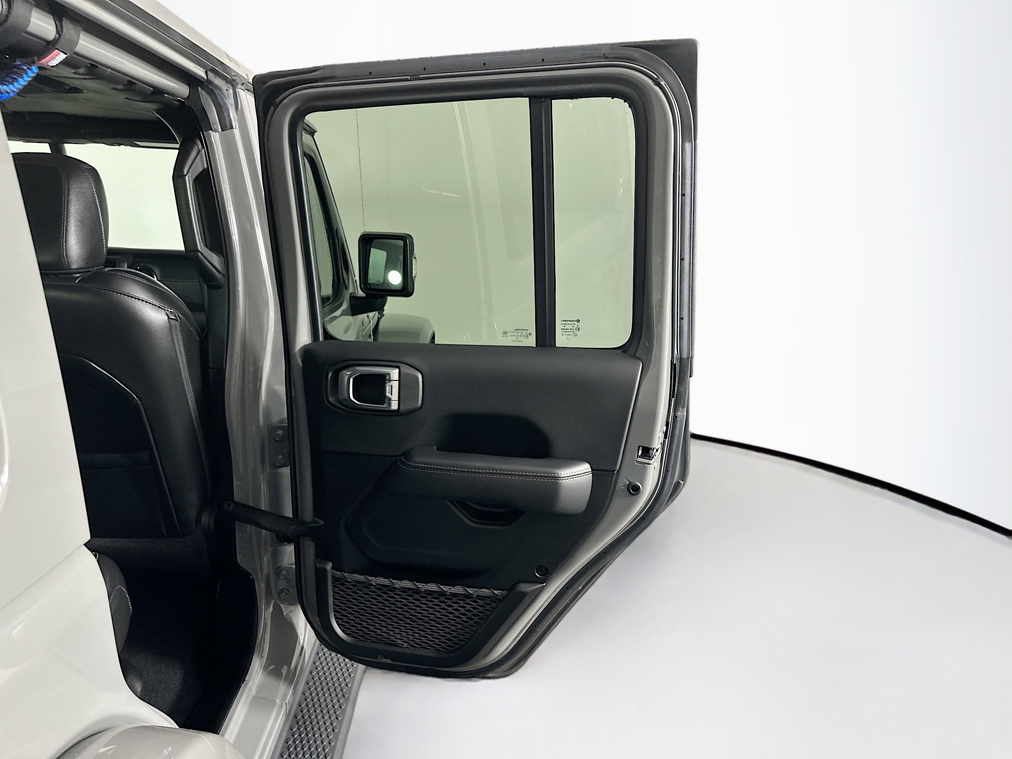 Used 2023 Jeep Wrangler Unlimited Sahara image 30