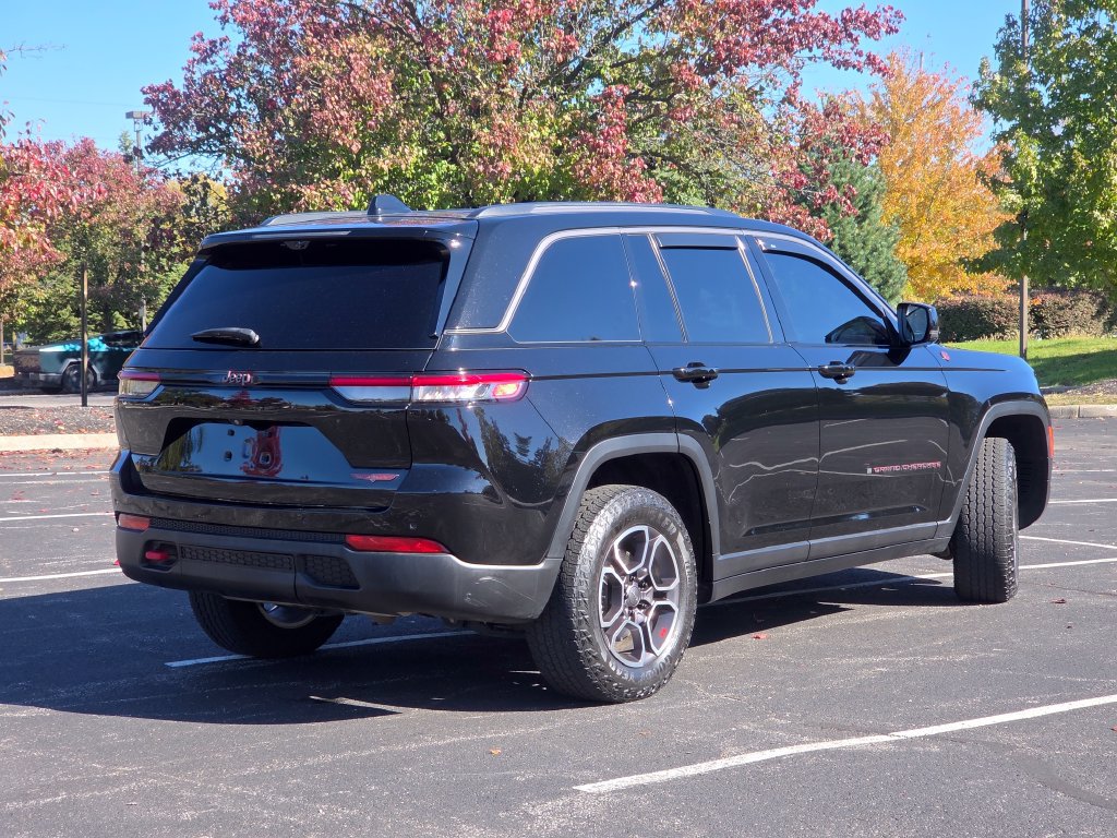 Used 2022 Jeep Grand Cherokee Trailhawk w/ ADV Protech Group II AWD/4WD image 32