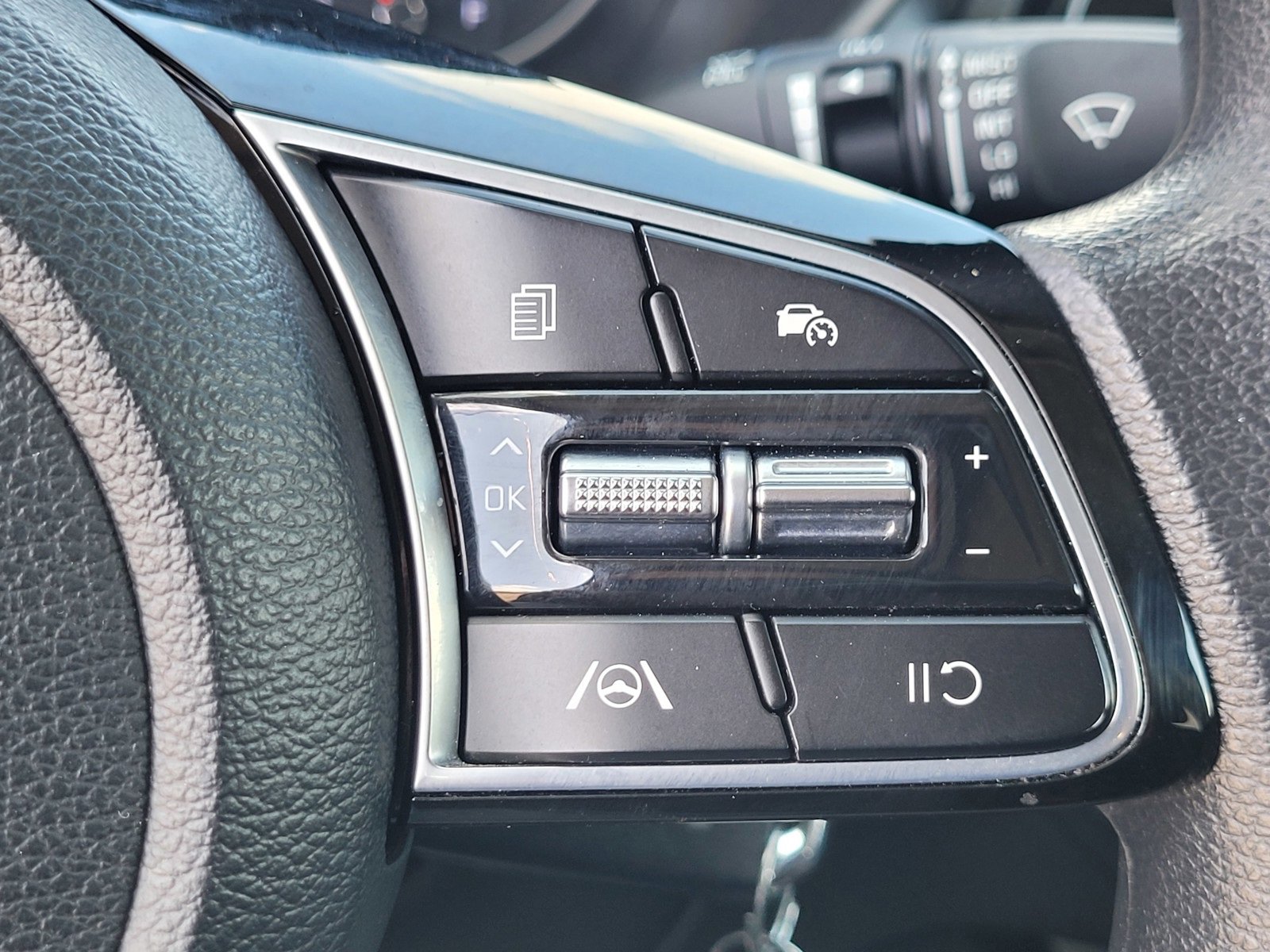 Used 2023 Kia Forte LXS image 23